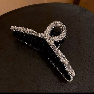 💞Black Large Pearl Jaw Hair Clips